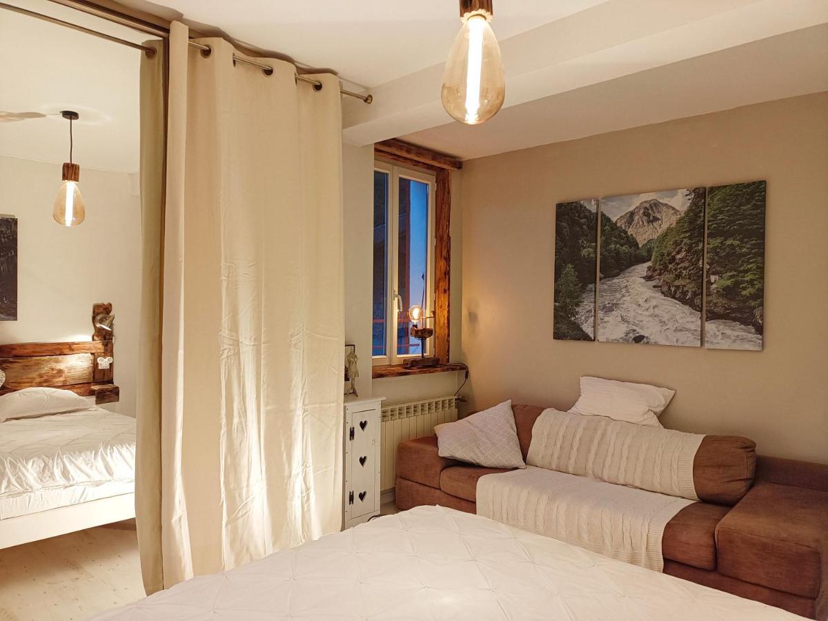 Gite Redrooster Home - 160M2, 4 Ch, 2 Sdb, Fibre, Parking, Sauna, Bain A Remous Theys エクステリア 写真